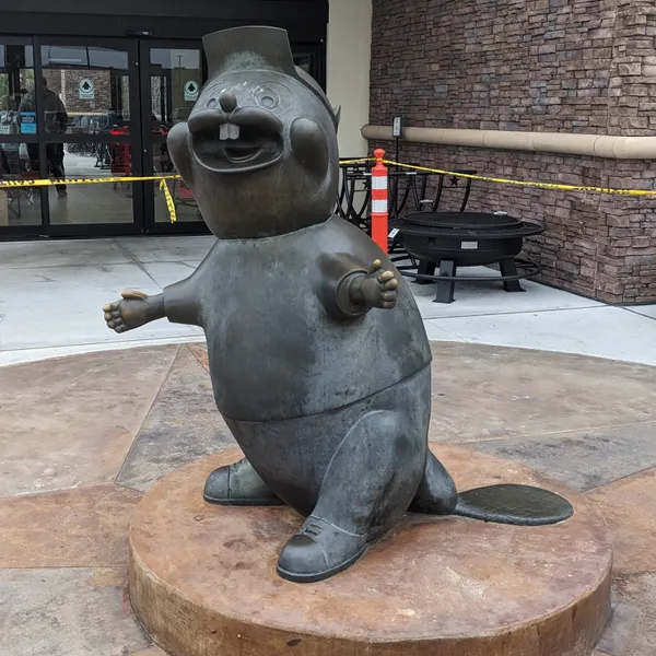 Buc-ee statue