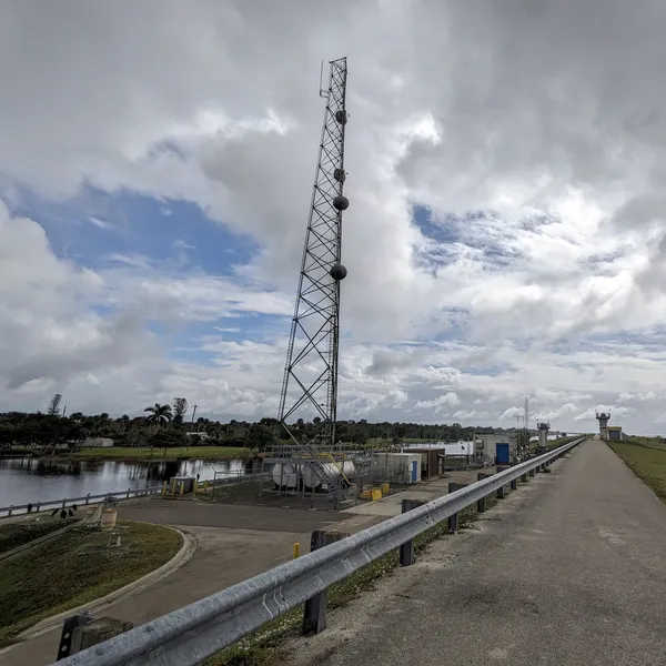 Antenna tower