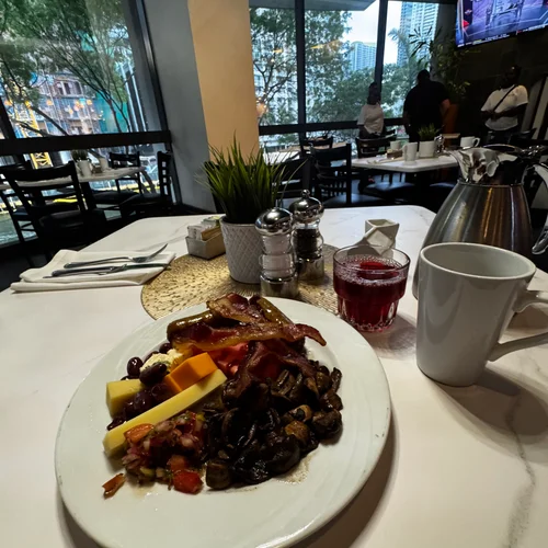 Breakfast at HR Miami