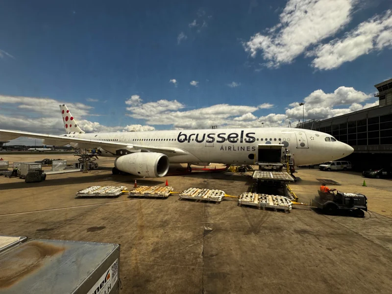 SN 515 BRU to IAD